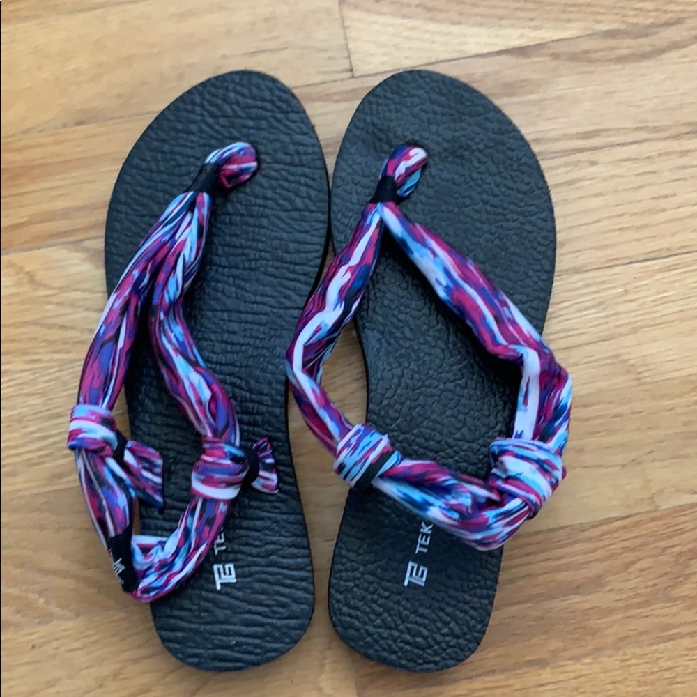 Tek Gear yoga sandals - worn once